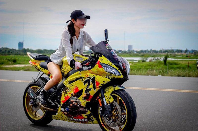 อินฟลูฯ เขมรสายซิ่ง บิ๊กไบค์คว่ำ