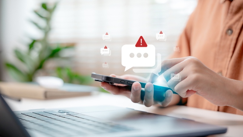 หนุ่มถูกบัญชีการไฟฟ้าทักไลน์