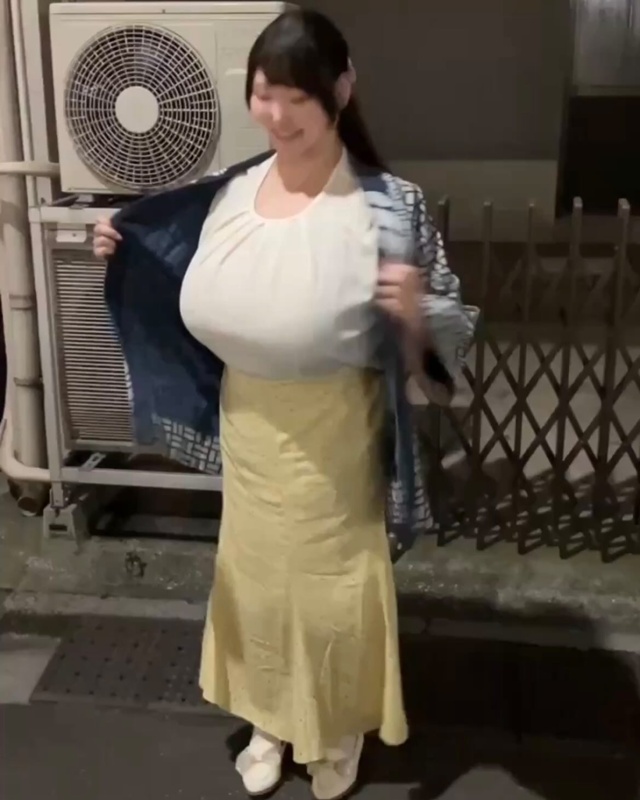 นางแบบสายสะบึม เปิดใจเต้าใหญ่ ใช่ว่าจะดี