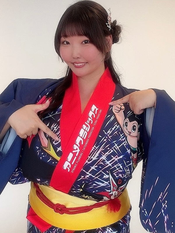 นางแบบสายสะบึม เปิดใจเต้าใหญ่ ใช่ว่าจะดี