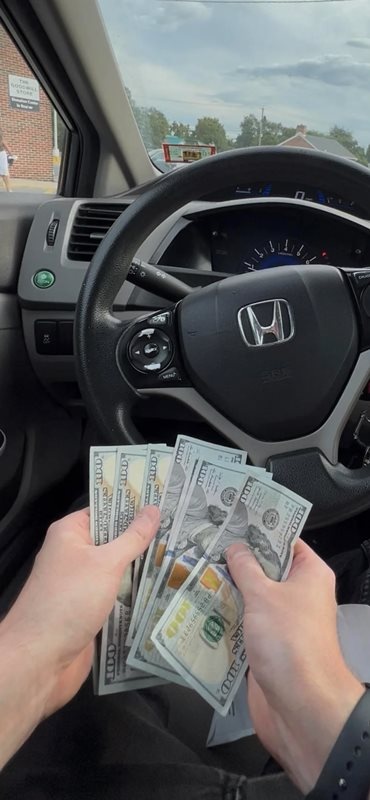 ซื้อเสื้อมือสอง กลายเป็นคนดวงเฮง ได้ของแถมอึ้ง