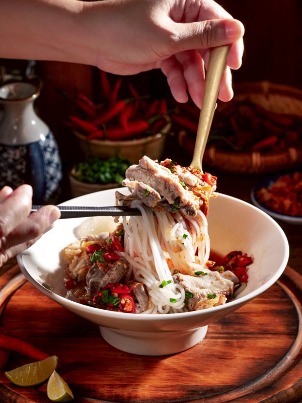 ก๋วยเตี๋ยวแบรนด์ดัง ร่อน จม. แจงดราม่าเบี้ยวค่าซอง