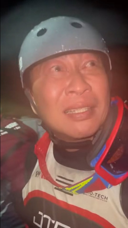 เปิ้ล นาคร ร่ำไห้กลางน้ำท่วมหาดใหญ่