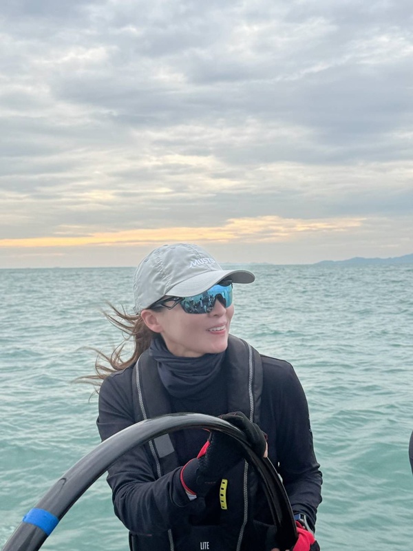 สมเด็จพระราชินี ทรงร่วมฝึกซ้อมเรือใบ เตรียมลงศึกซีเกมส์ ครั้งที่ 33