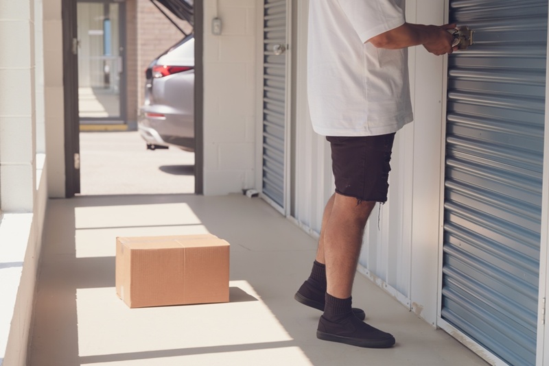 ชายซื้อห้องเก็บของมา 1.6 หมื่น เจอขุมทรัพย์สุดทึ่ง