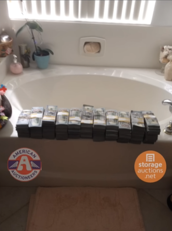 ชายซื้อห้องเก็บของมา 1.6 หมื่น เจอขุมทรัพย์สุดทึ่ง