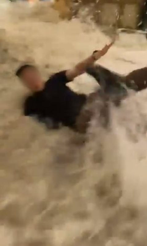 ระทึกหนัก ไต้ฝุ่นรากาซาถล่มฮ่องกง