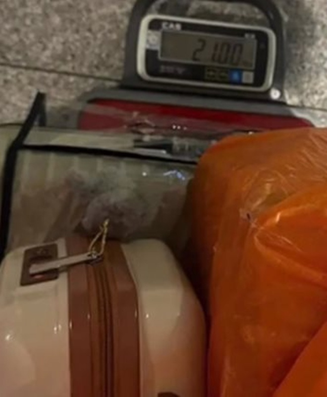 แม่พาลูกเดินทาง ถือสัมภาระขึ้นเครื่อง 21 กก.