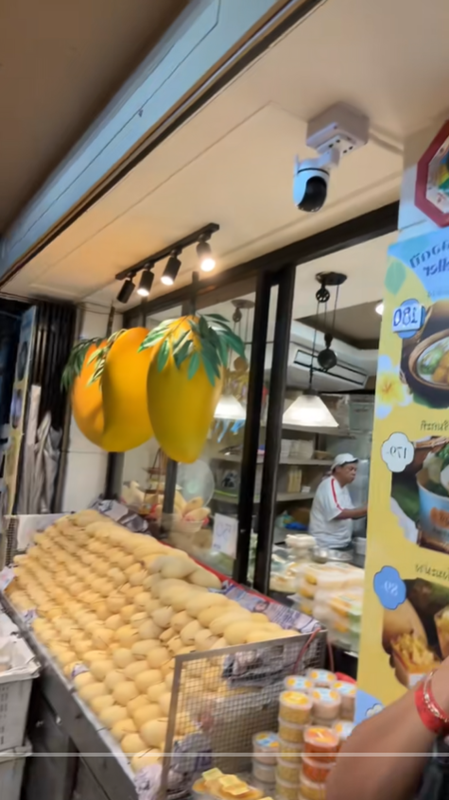 นักวอลเลย์บอลสหรัฐฯ รีวิวเมนูข้าวเหนียวมะม่วง