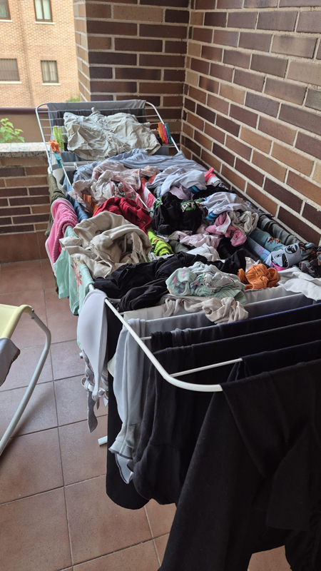 ขอให้สามีช่วยตากผ้า