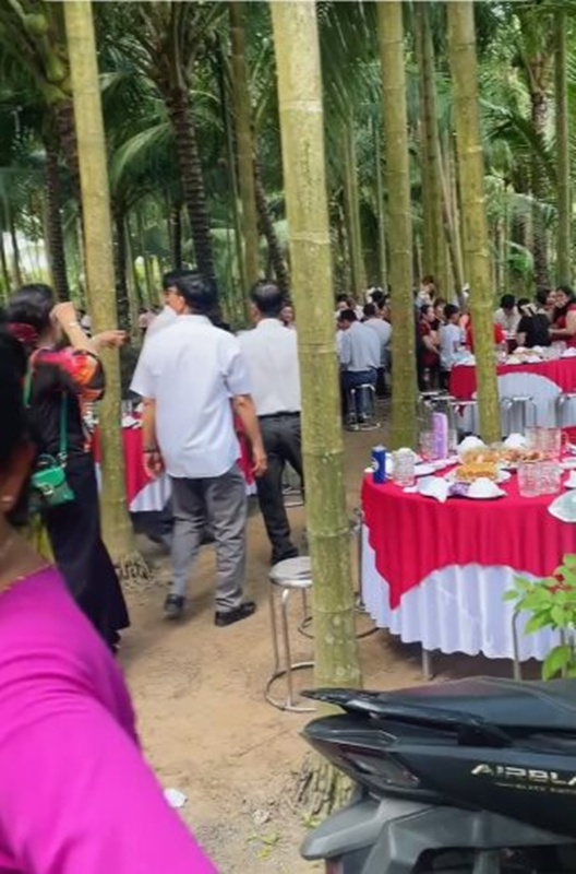 งานแต่งแบบบ้าน ๆ