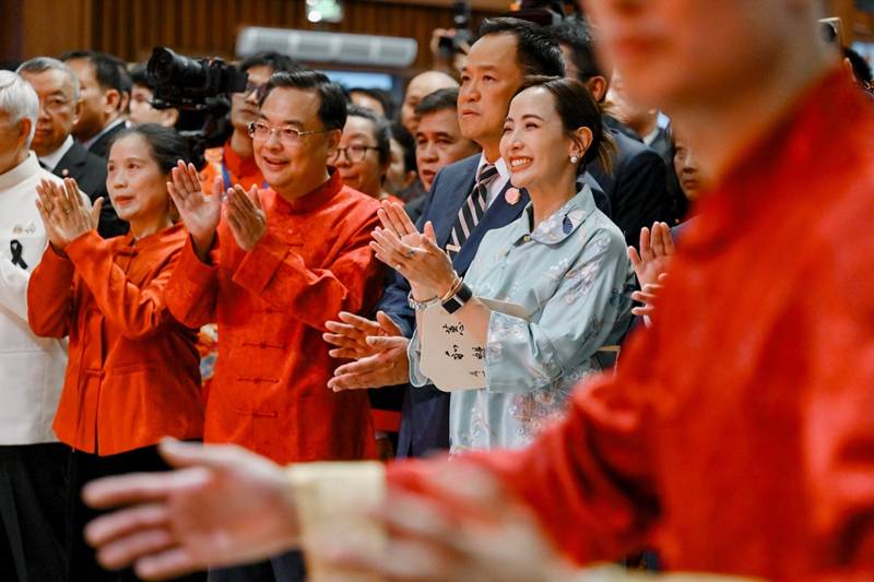 จ๋า ธนนนท์ ภรรยา อนุทิน ชาญวีรกูล