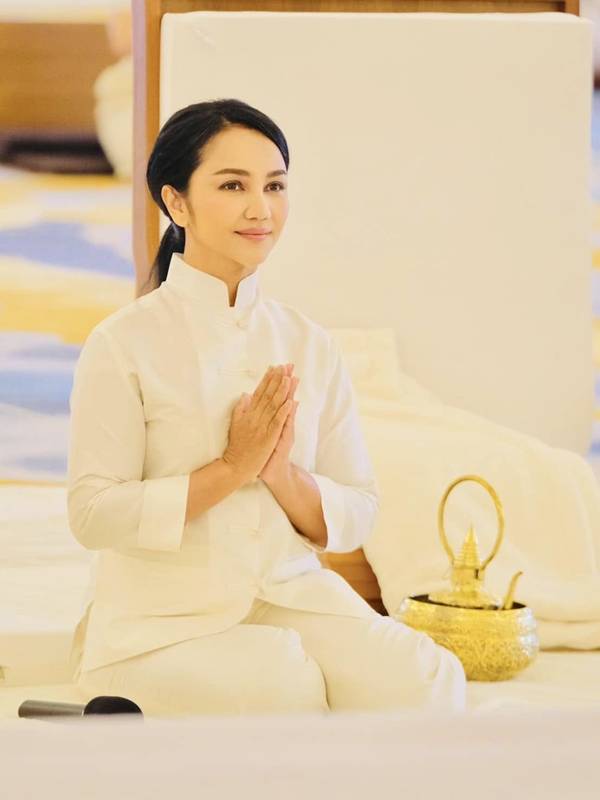 ภาพล่าสุด ครูอ้อย เข็มทิศชีวิต