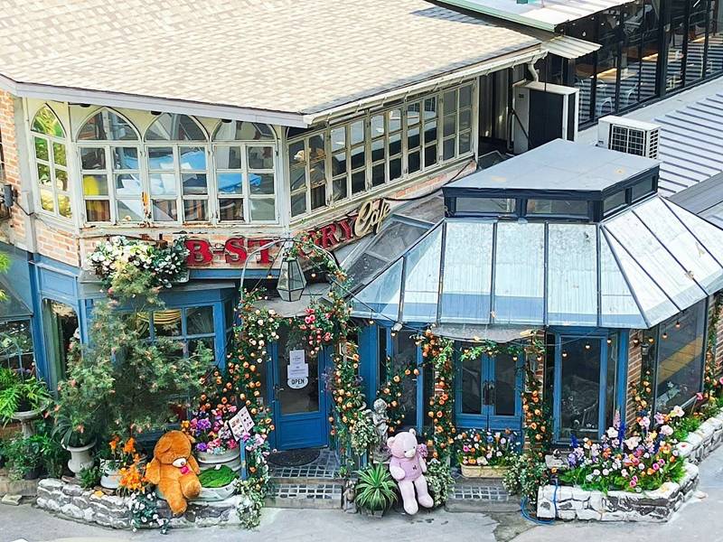 B-Story Cafe