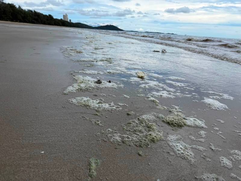 หาดแม่รำพึง