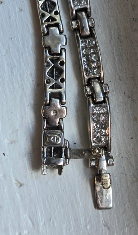 กระเป๋ามือสอง