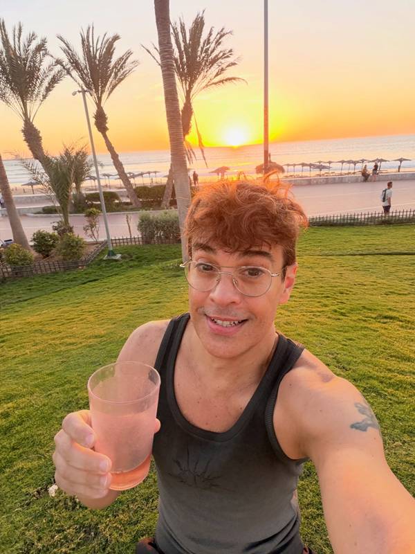 ชายหน้าเด็ก