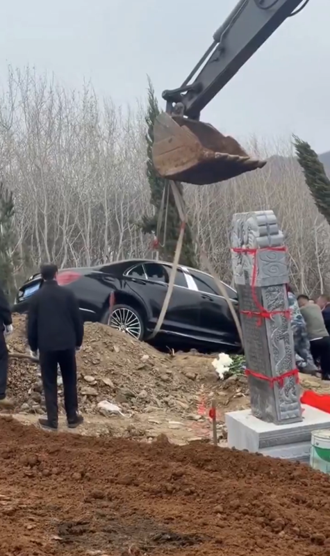 ฝังรถหรู