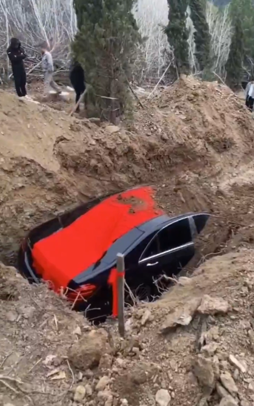 ฝังรถหรู