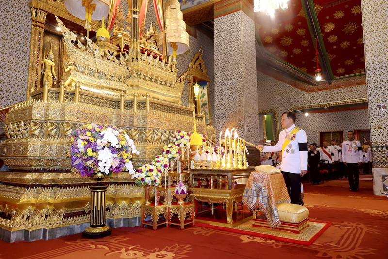 ในหลวง - พระราชินี เสด็จฯ พระราชพิธีฉัตรมงคล