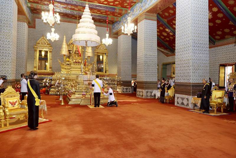 ในหลวง - พระราชินี เสด็จฯ พระราชพิธีฉัตรมงคล