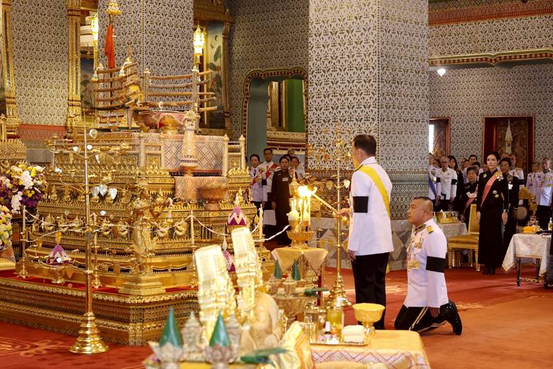 ในหลวง - พระราชินี เสด็จฯ พระราชพิธีฉัตรมงคล
