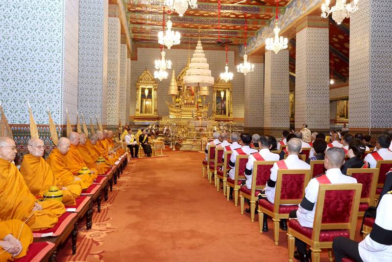 ในหลวง - พระราชินี เสด็จฯ พระราชพิธีฉัตรมงคล