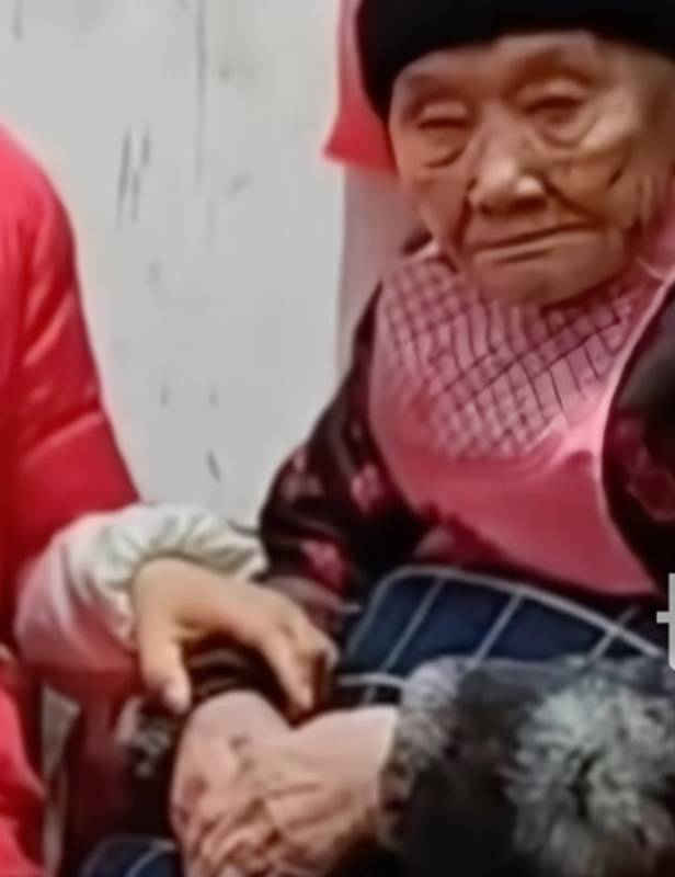 ยายจีนอายุ 102 ปี