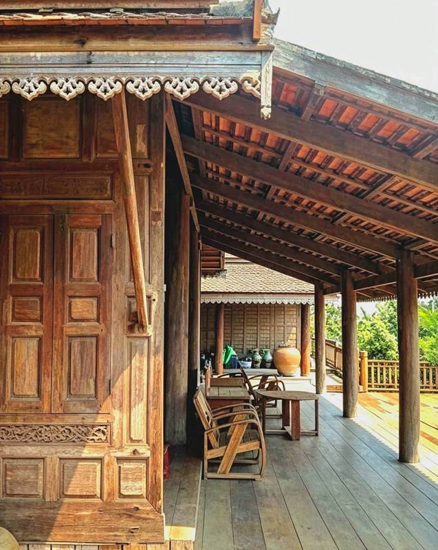 ขายบ้านเรือนไทยโบราณริมน้ำ