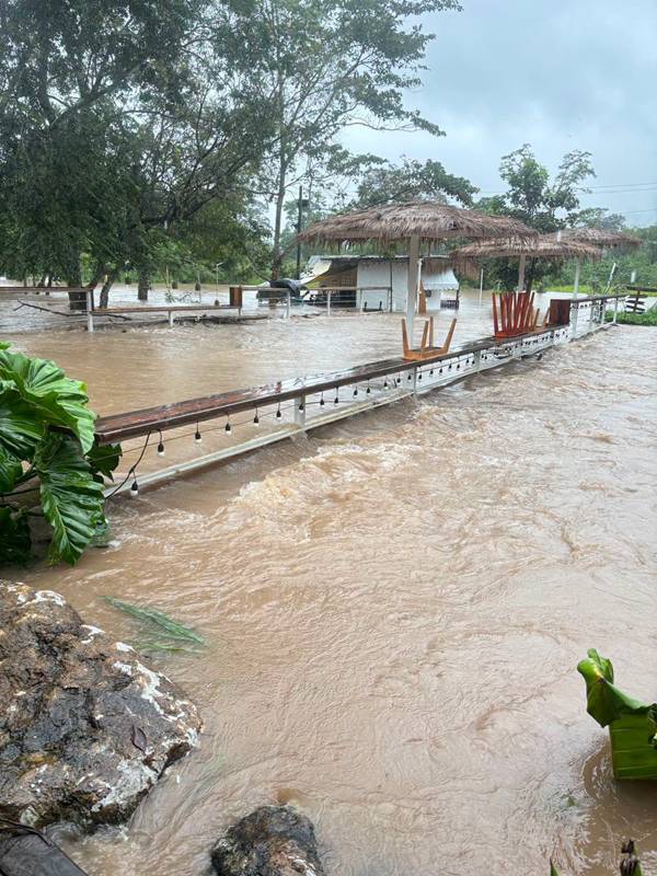 น้ำท่วมเขาใหญ่