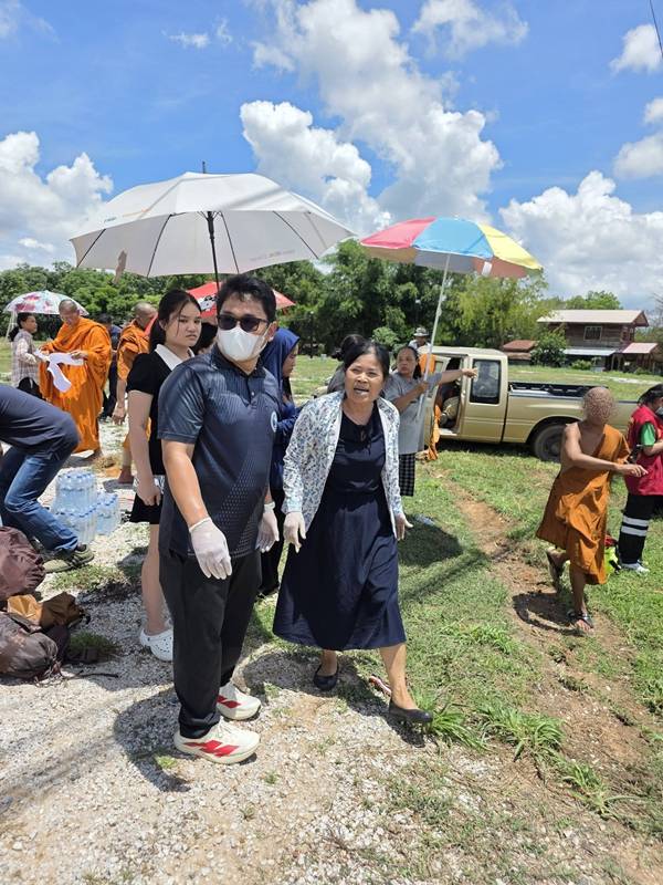 เด็ก 11 ขวบขับชนพระ