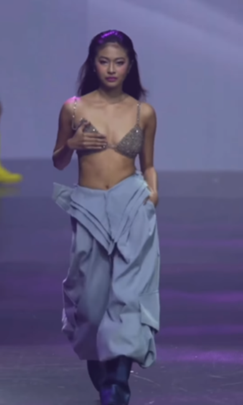 นางแบบบราหลุด