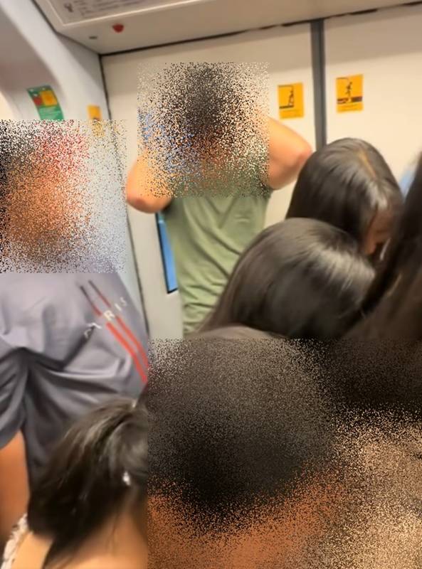 หนุ่มทำคอนเทนต์ขึ้นบีทีเอส เจอขโมยโทรศัพท์