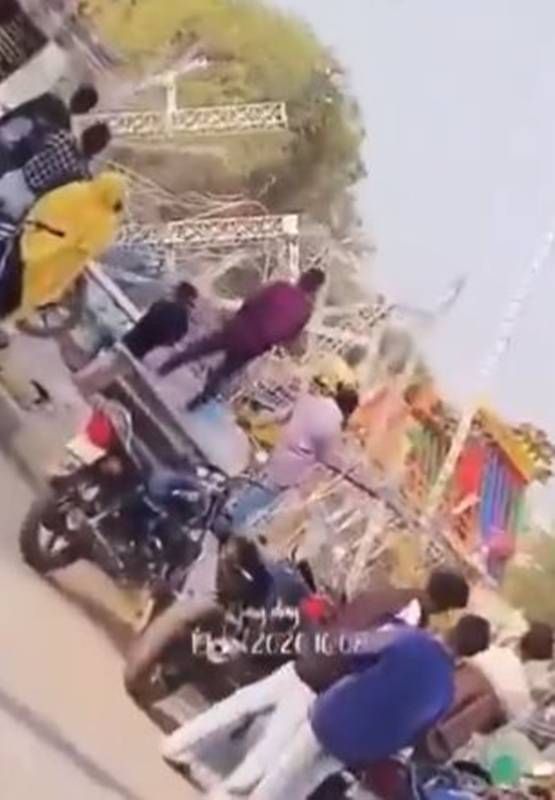 เครื่องเล่นไวกิ้งมังกรยักษ์พังถล่ม