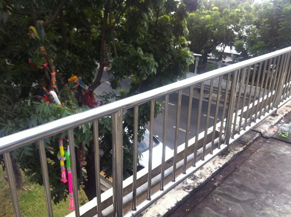 โค้ง 100 ศพ