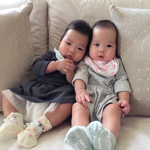 ทักษิณ โพสต์ IG ดีใจจะได้อุ้ม 2 หลานสาวฝาแฝดครั้งแรก