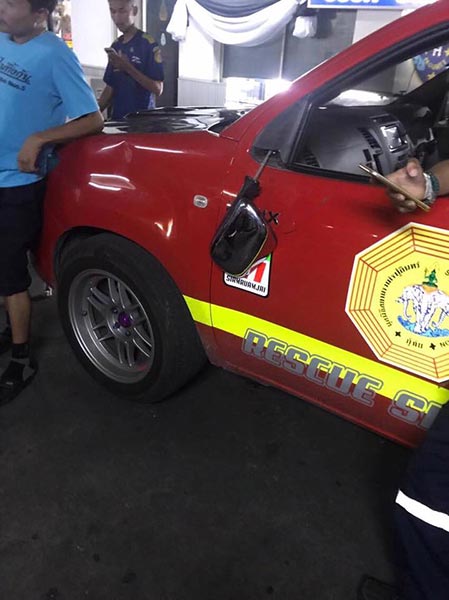 กู้ภัยแย่งคนเจ็บ