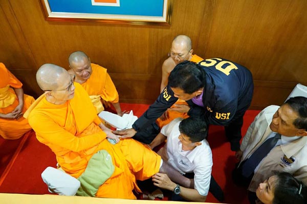  พระธัมมชโย 