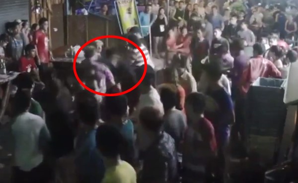 สื่อนอกแฉคลิปแก๊งคนไทยรุมซ้อม 3 ฝรั่งน่วม