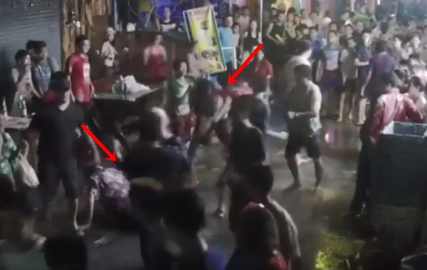 สื่อนอกแฉคลิปแก๊งคนไทยรุมซ้อม 3 ฝรั่งน่วม