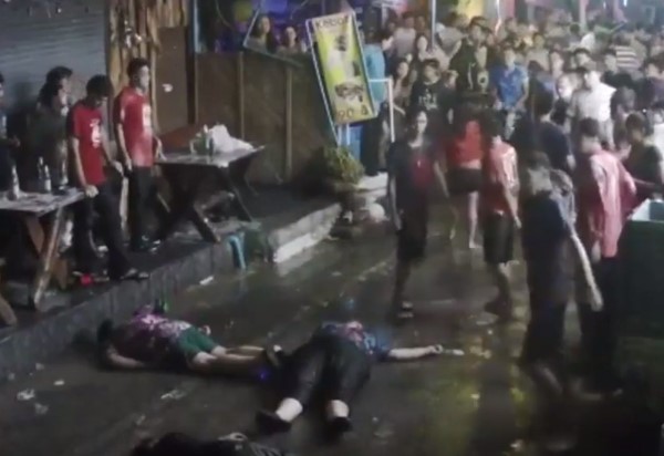 สื่อนอกแฉคลิปแก๊งคนไทยรุมซ้อม 3 ฝรั่งน่วม