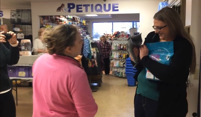 เซอร์ไพรส์ขอแฟนสาวแต่งงาน