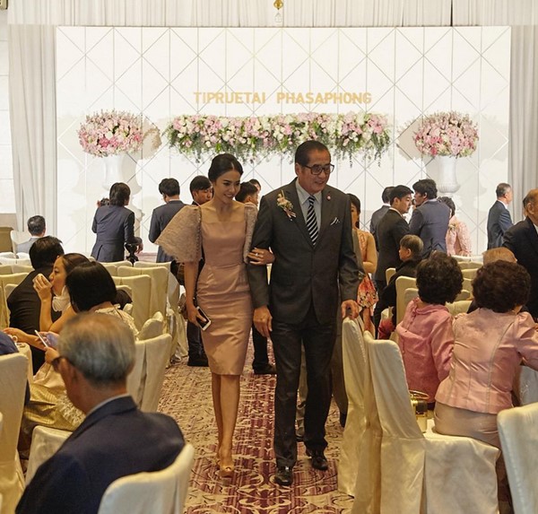 ยุวเรต ศรุตานนท์ 