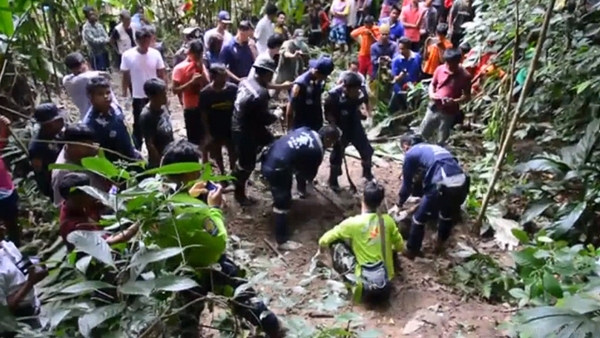 2 โจ๋ฆ่าฝังอริเข้ามอบตัว