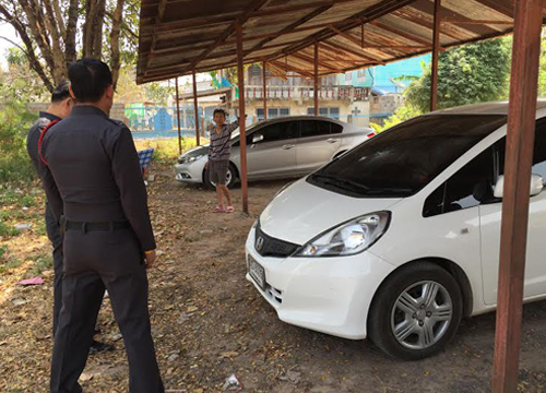 ลูกฉุนแม่ ขอเงิน 8 แสนไม่ให้ ไล่ทุบรถกระจกรถชาวบ้านทั่ว