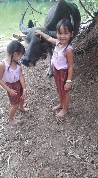 น้องอุ๋ม น้องอิ๋ม