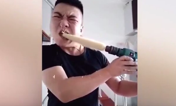 แทะข้าวโพด