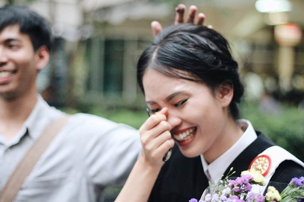 ช่อดอกไม้โง่ ๆ ในวันที่สายไป