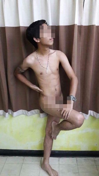 หน้ากากอีกาดำแพ้ จะแก้ผ้า