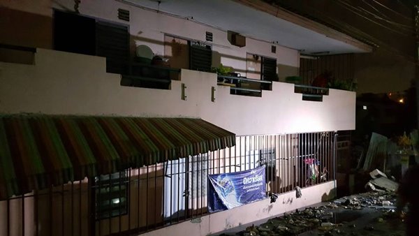 อาคารทรุด